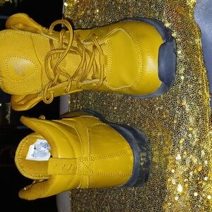 Boy shoe size 3